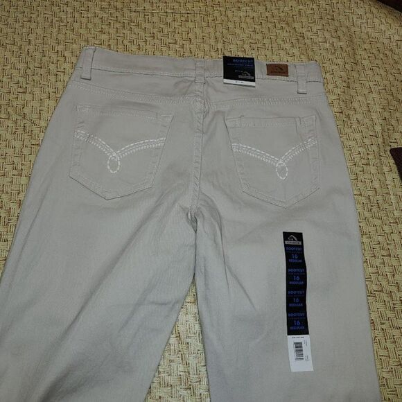 New Jordache Tan Basic Bootcut Jean Size Girl's 16 - Picture 3 of 3